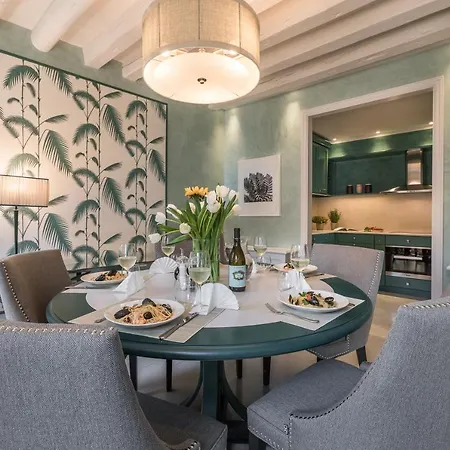 Апартаменты Gondolieri Terrace- Dimora Italia Collection - Венеция